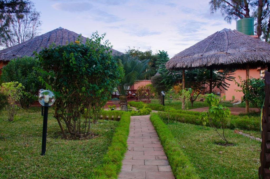 Edena Kely Hotel Mahajanga Kültér fotó