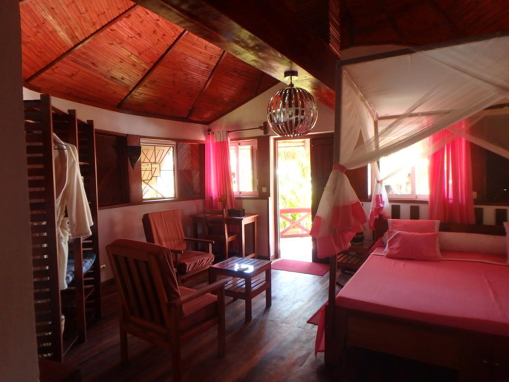 Edena Kely Hotel Mahajanga Kültér fotó