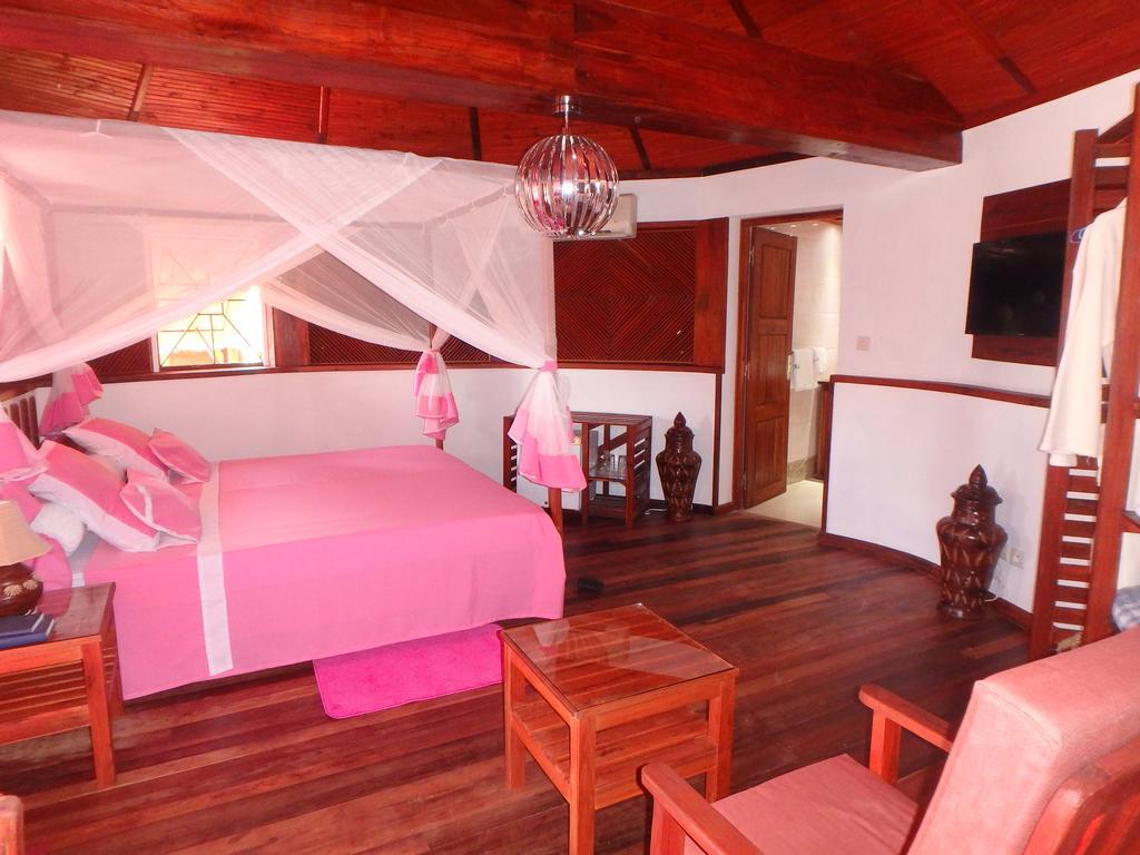 Edena Kely Hotel Mahajanga Kültér fotó