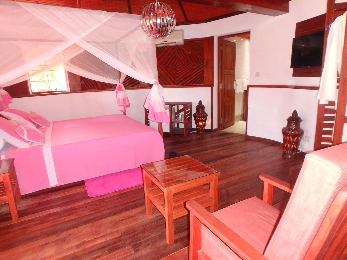 Edena Kely Hotel Mahajanga Kültér fotó