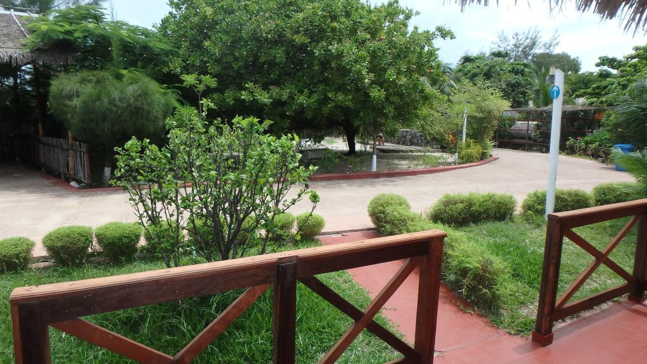Edena Kely Hotel Mahajanga Kültér fotó