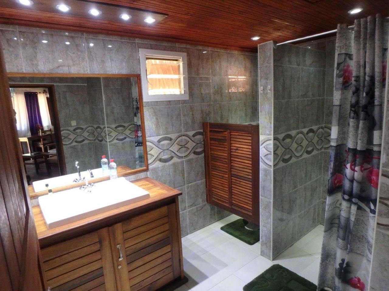 Edena Kely Hotel Mahajanga Kültér fotó